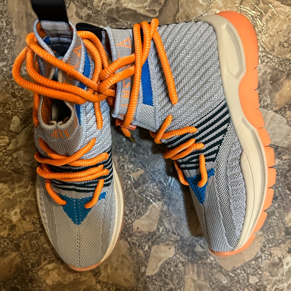 Sia Collective Sock Runners Miami Nights (size 5)